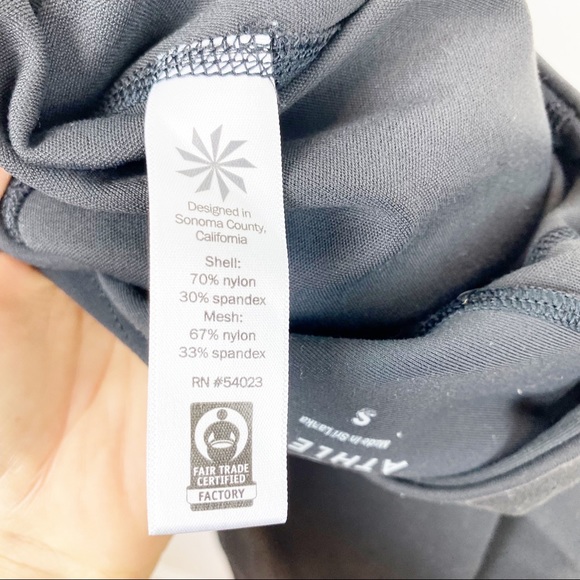 Athleta | Black Stealth Tru Cool Cropped Leggings Capri - Picture 12 of 15